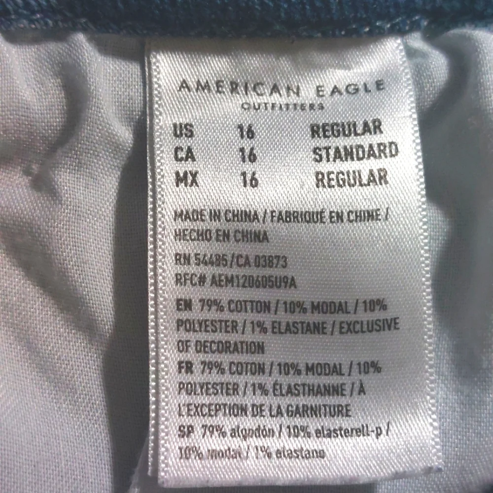 American Eagle Outfitters High Rise Blue Jeans - Picture 13 of 14